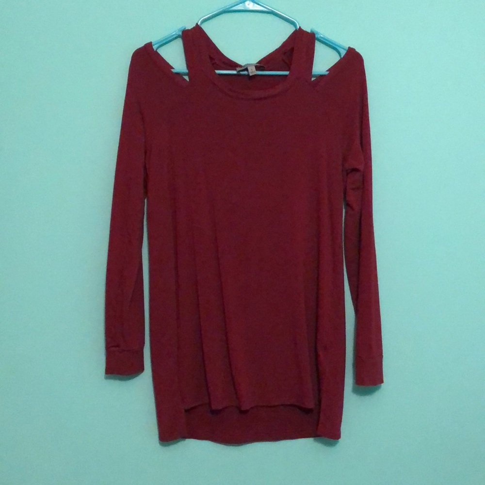 Reaction Kenneth Cole Cold Shoulder Top Red small